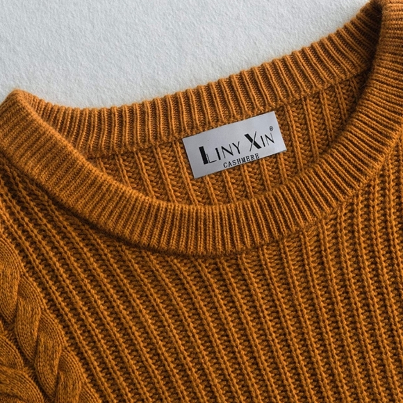 Liny Xin Women's Cashmere Oversized Sweater - Picture 2 of 6